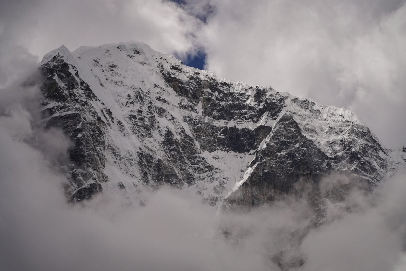 Baruntse Peak