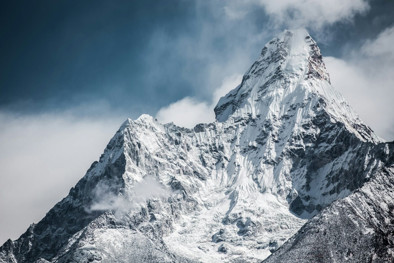 best time to climb everest