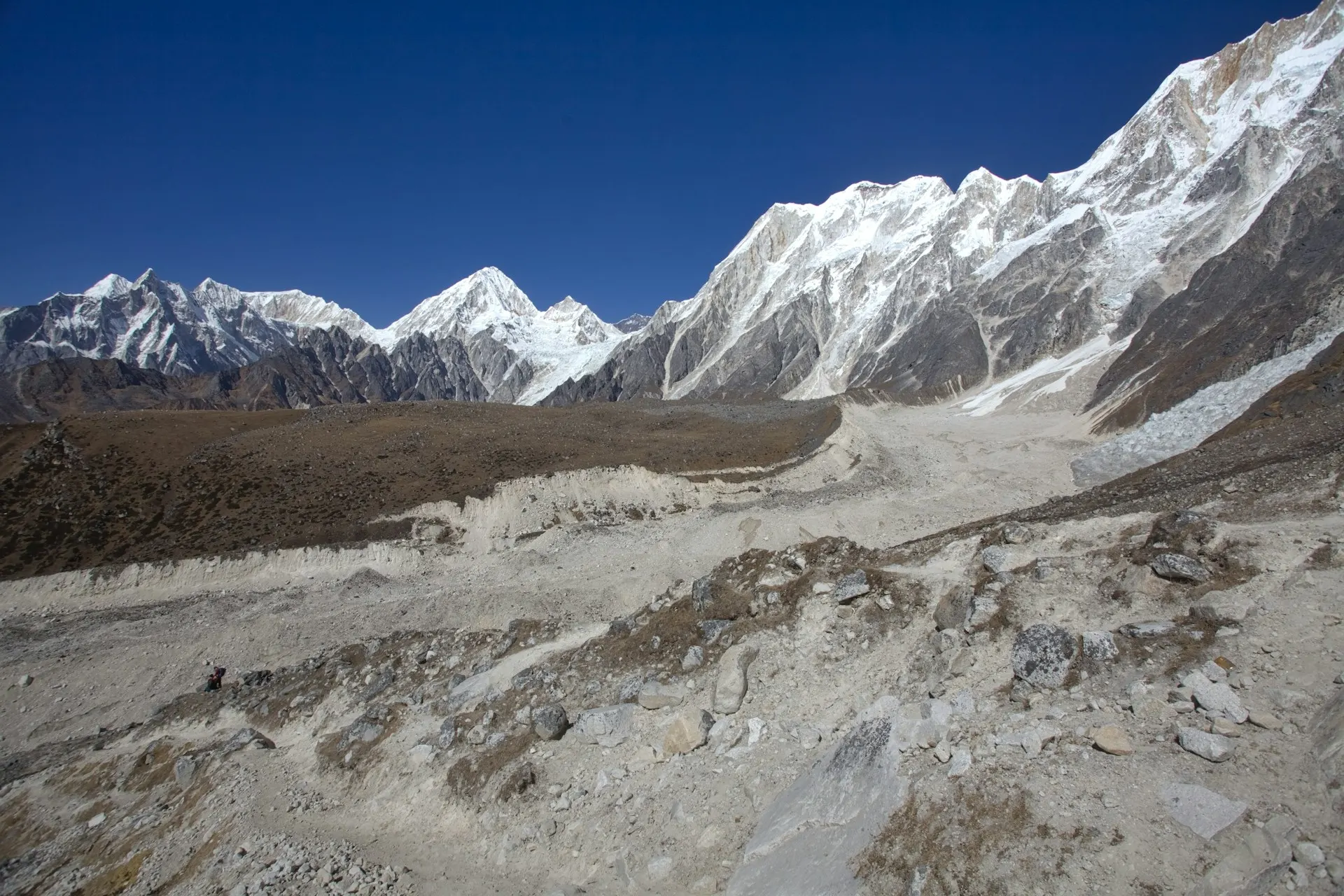 Manaslu trek cost