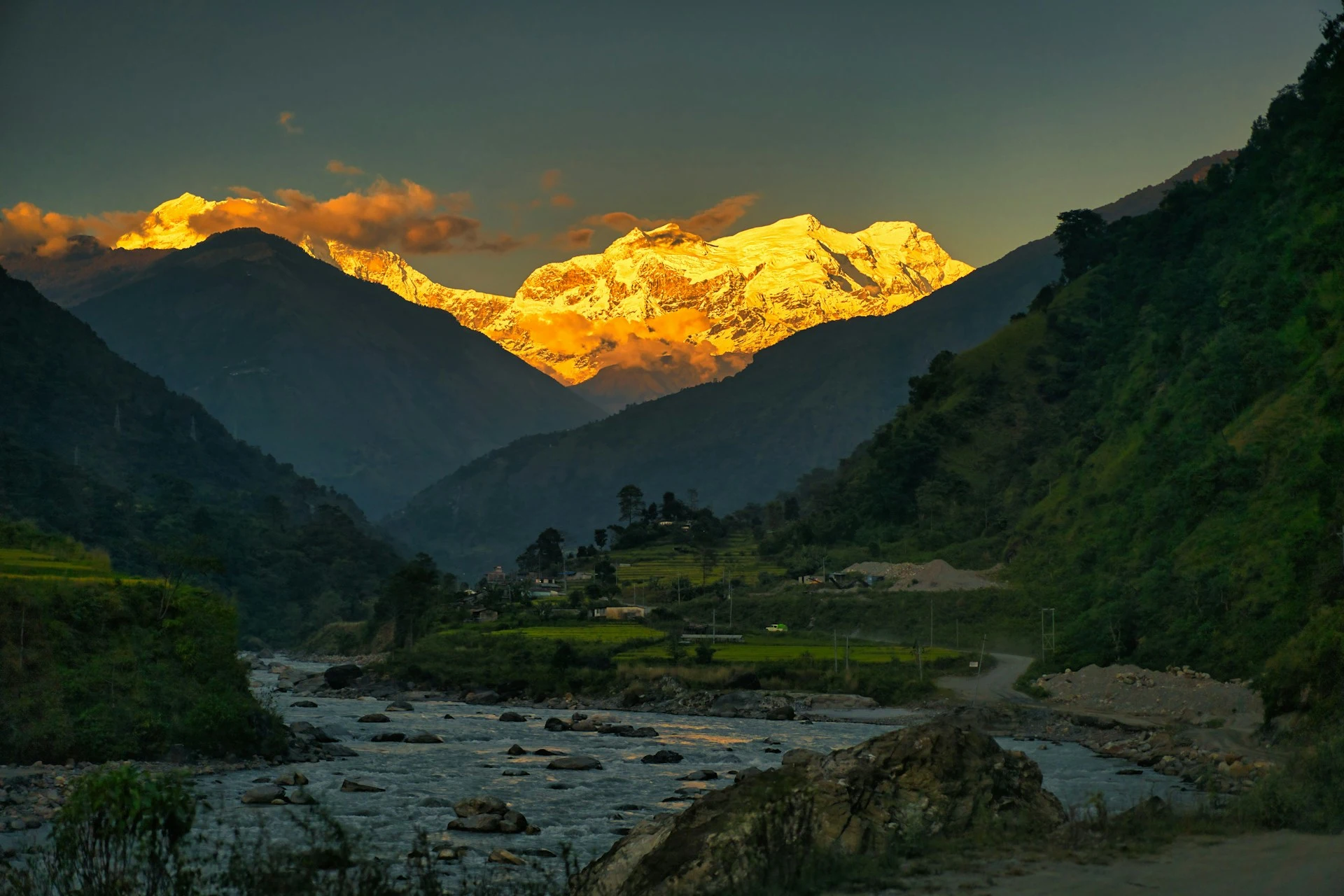Scenic Mountain Views in Nepal