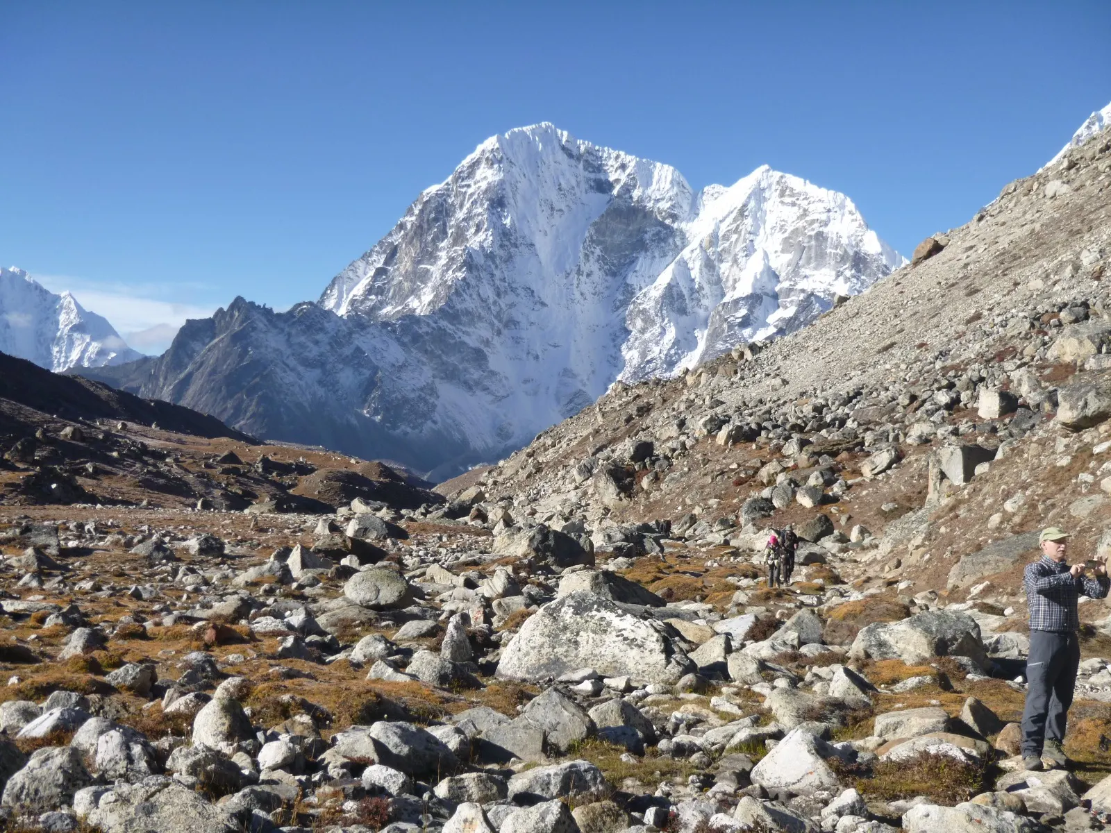 is Everest base camp dangerous
