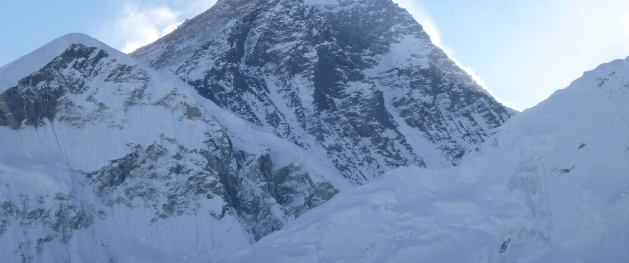 is Everest base camp dangerous