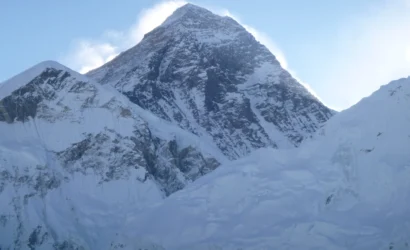 is Everest base camp dangerous